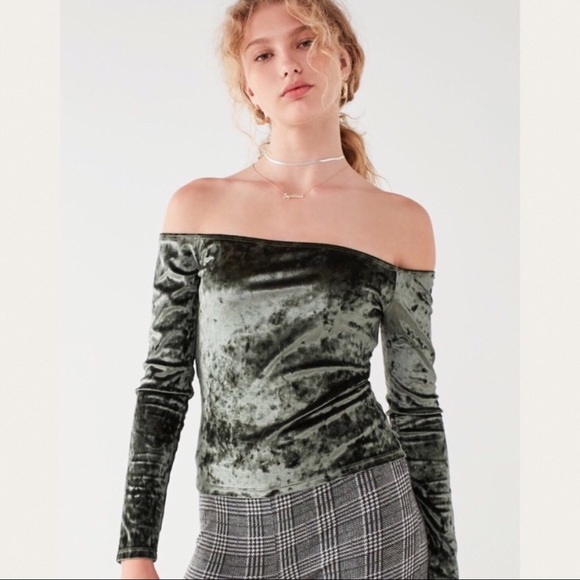 Urban Outfitters Tops - ✂️UO Olive Off-The-Shoulder Velvet Top